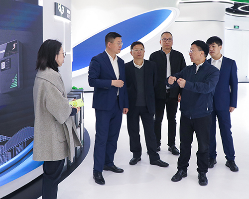 中國汽車工業(yè)協(xié)會付炳鋒一行到訪開邁斯